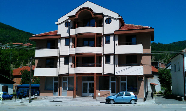 Трговиште: Станови дељени мимо закона?